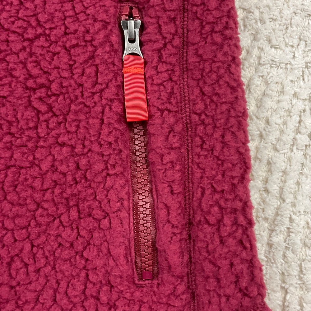 Patagonia Women’s Retro Pile Fleece Vest - Picture 4 of 12
